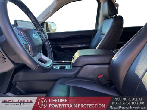 Used 2024 Ford Expedition XLT image 19