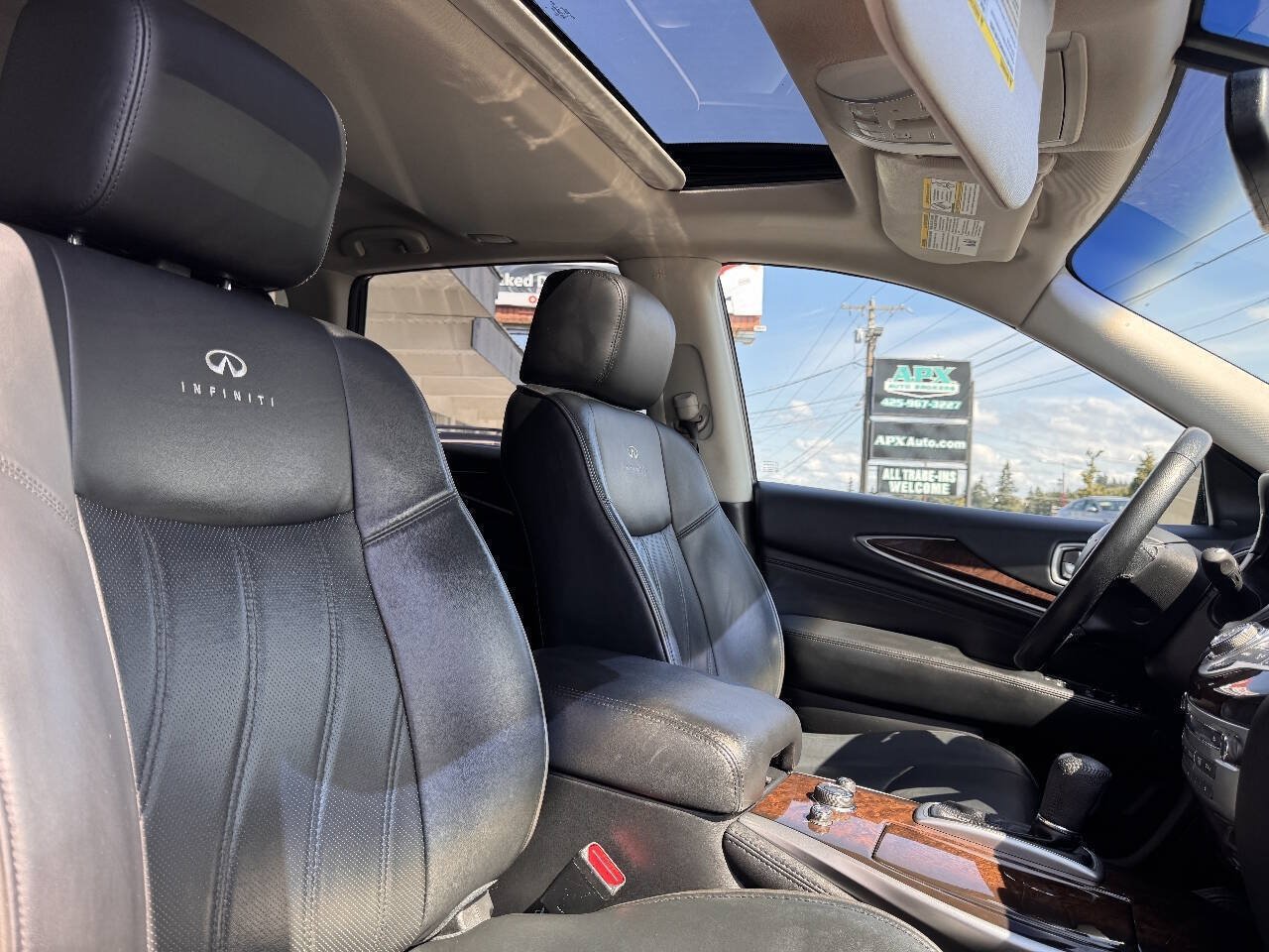 Used 2013 INFINITI JX35 AWD w/ Premium Pkg image 16