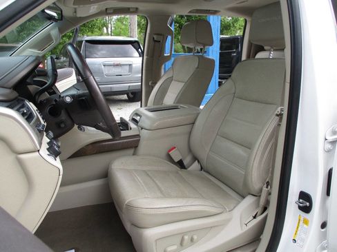 Used 2019 GMC Yukon XL Denali w/ Denali Ultimate Package AWD/4WD image 24