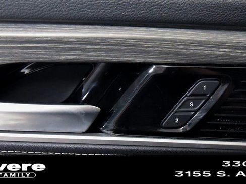 Used 2024 Jeep Wagoneer Series III AWD/4WD image 26