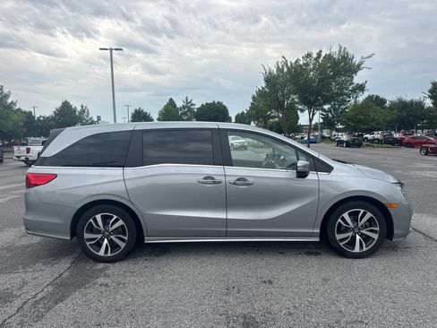 Used 2021 Honda Odyssey Touring image 4
