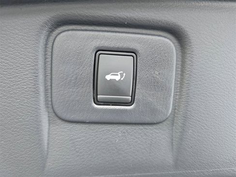 Used 2018 Nissan Murano Platinum image 7