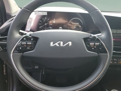New 2026 Kia Niro Wind FWD image 17