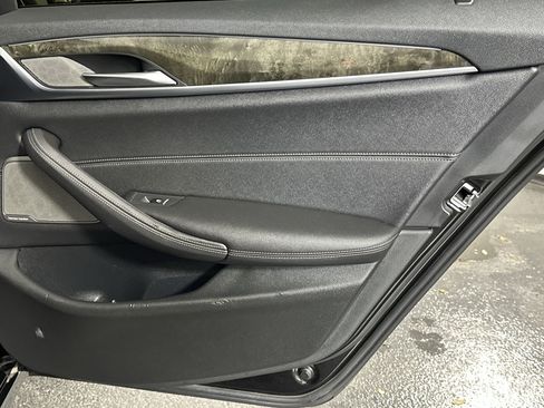 Used 2022 BMW 540i w/ Premium Package image 36