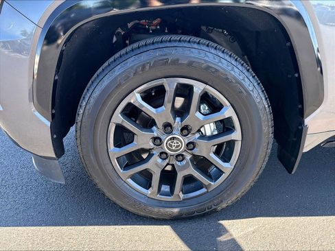 Used 2024 Toyota Sequoia Platinum AWD/4WD image 37