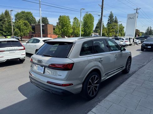 Used 2022 Audi Q7 3.0T Premium Plus AWD/4WD image 2