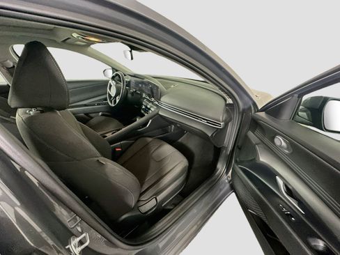 Used 2025 Hyundai Elantra SEL FWD image 30