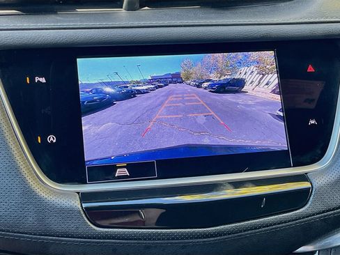 Used 2025 Cadillac XT6 Luxury AWD/4WD image 13