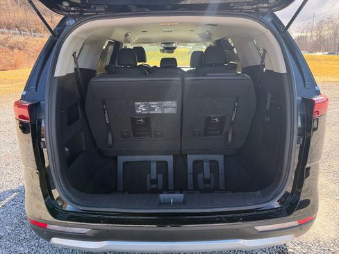 Used 2023 Kia Carnival LX image 25