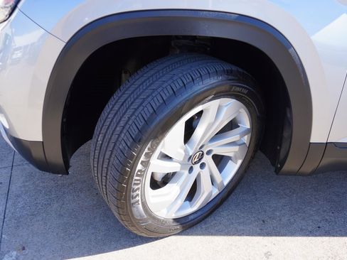 Used 2023 Volkswagen Atlas SE image 29