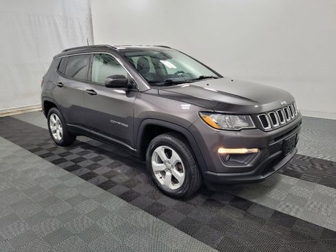 Used 2021 Jeep Compass Latitude w/ Convenience Group AWD/4WD image 11