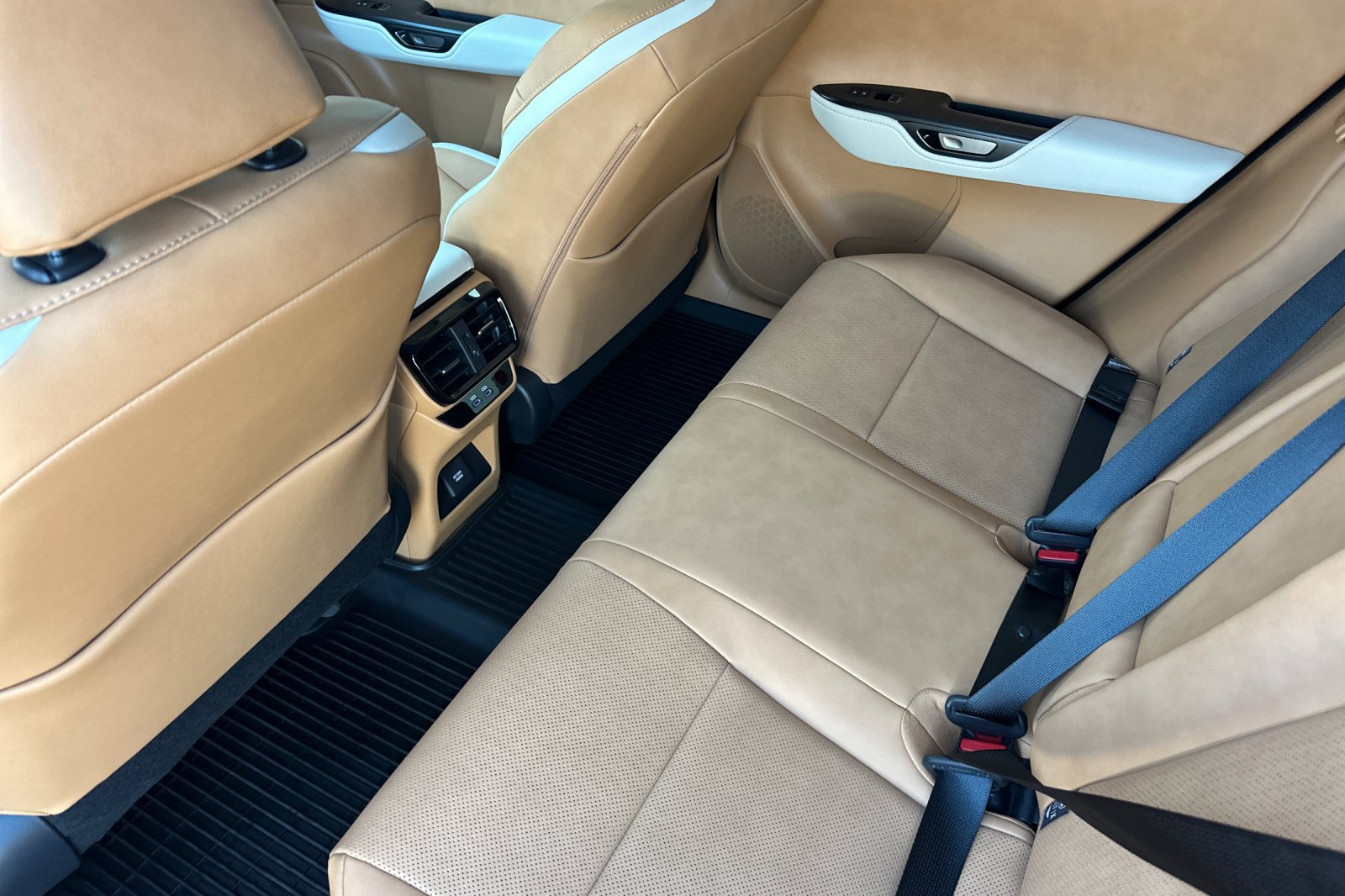 Certified 2026 Lexus RZ 350e 2WD w/ Technology Package image 25