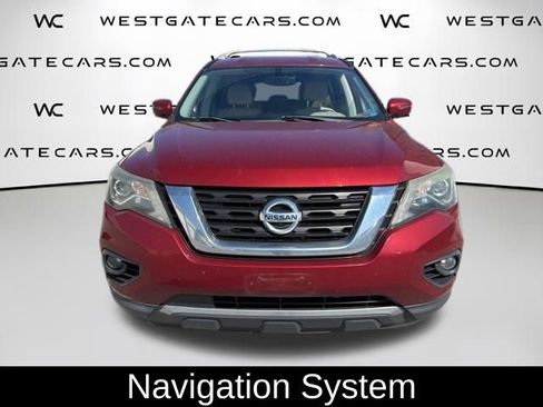 Used 2018 Nissan Pathfinder SL image 2