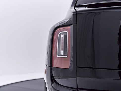 Used 2024 Rolls-Royce Cullinan Black Badge w/ Driver's Package AWD/4WD image 23