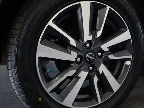 Used 2023 Nissan Versa SV image 28