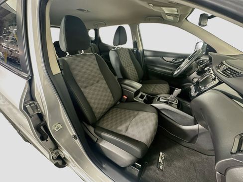 Used 2021 Nissan Rogue Sport SV FWD image 30