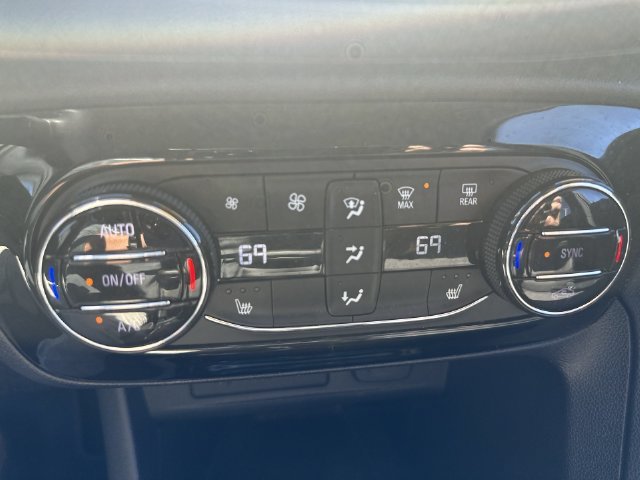 Used 2023 Buick Encore GX Select AWD/4WD image 19