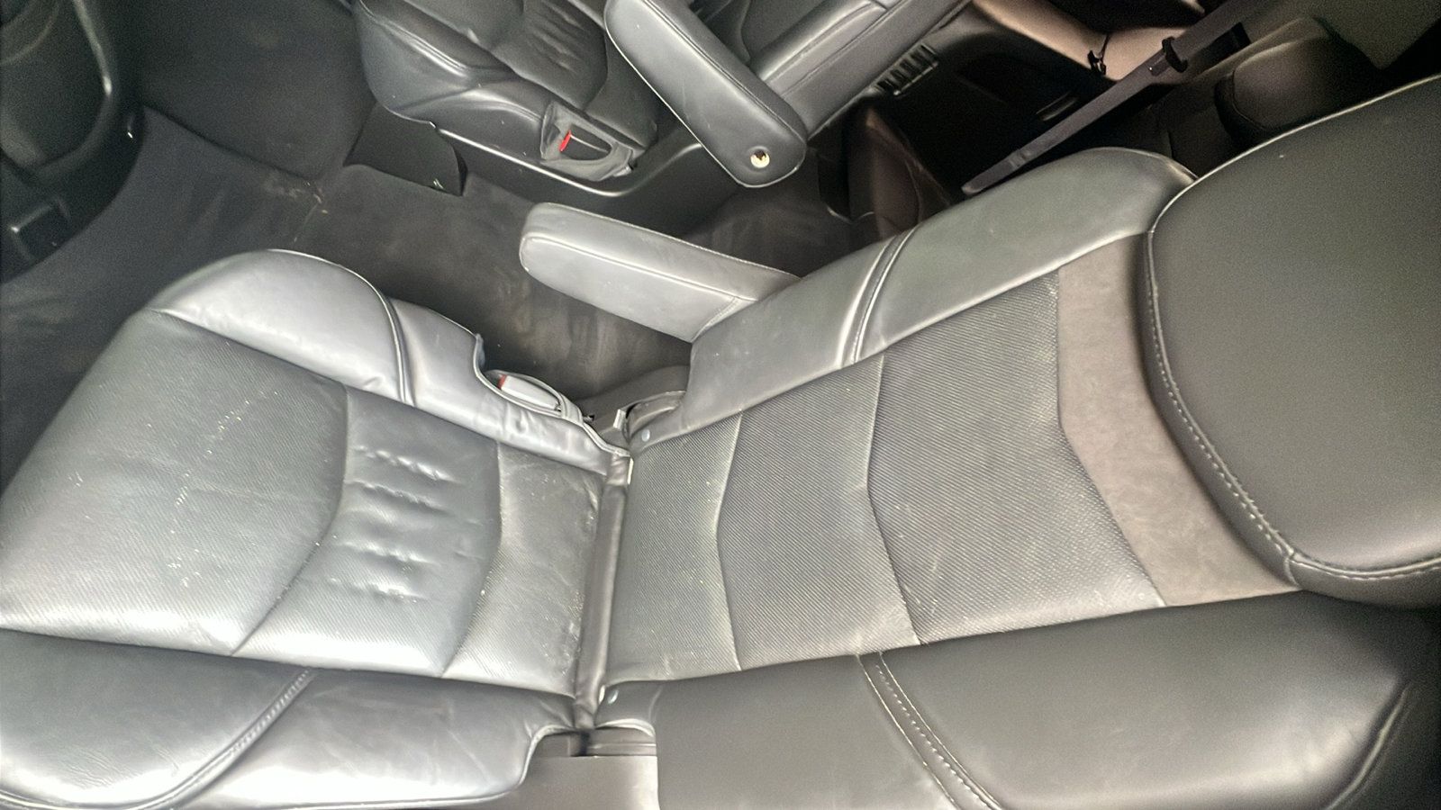 Used 2015 Cadillac Escalade Premium AWD/4WD image 16