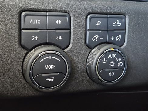 Used 2024 Chevrolet Silverado 1500 High Country w/ High Country Premium Package image 35