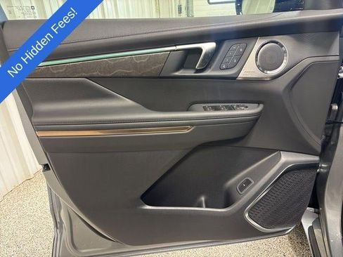 New 2026 Buick Enclave Avenir w/ Super Cruise Package image 6