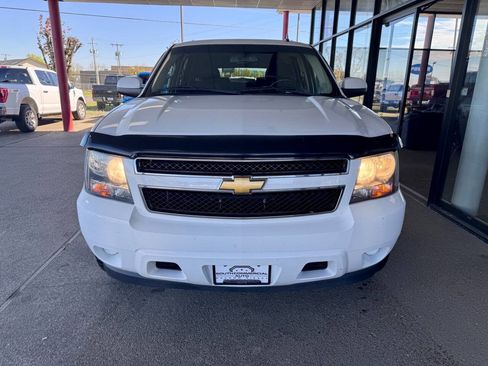 Used 2012 Chevrolet Suburban LS w/ Convenience Package 1 RWD image 2