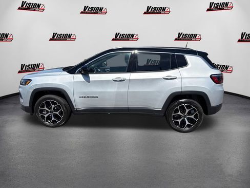 Used 2025 Jeep Compass Limited w/ Sun & Sound Group AWD/4WD image 8