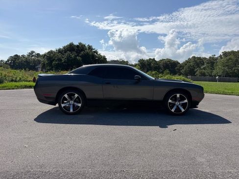 Used 2019 Dodge Challenger SXT RWD image 6