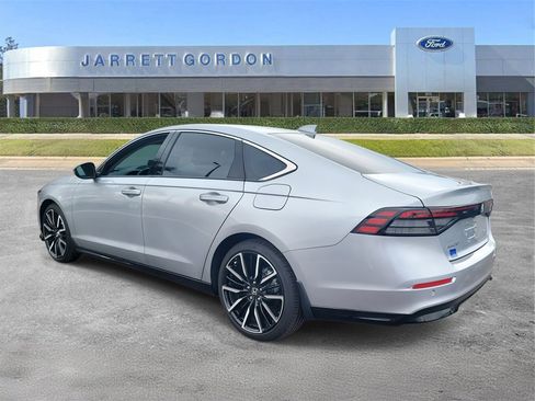 Used 2024 Honda Accord Touring image 3