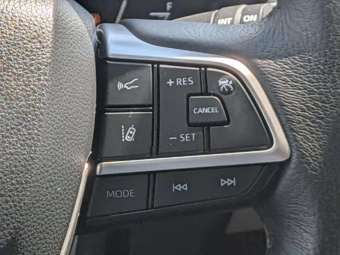 Used 2023 Toyota Sienna XLE FWD image 18