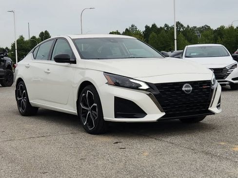 New 2025 Nissan Altima 2.5 SR w/ SR Premium Package image 2