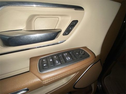 Used 2019 RAM 1500 Laramie image 13