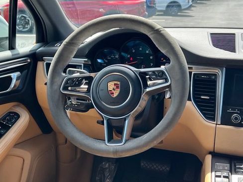 Used 2018 Porsche Macan AWD/4WD image 12