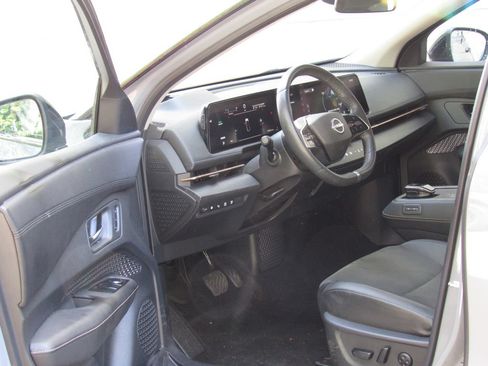Used 2024 Nissan Ariya AWD image 9