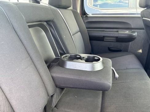 Used 2013 Chevrolet Silverado 2500 LT w/ Interior Plus Package AWD/4WD image 15