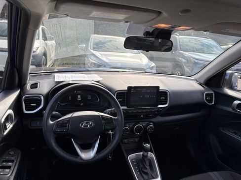 Used 2023 Hyundai Venue SEL w/ Cargo Package FWD image 11