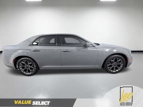 Used 2017 Chrysler 300 S AWD/4WD image 5
