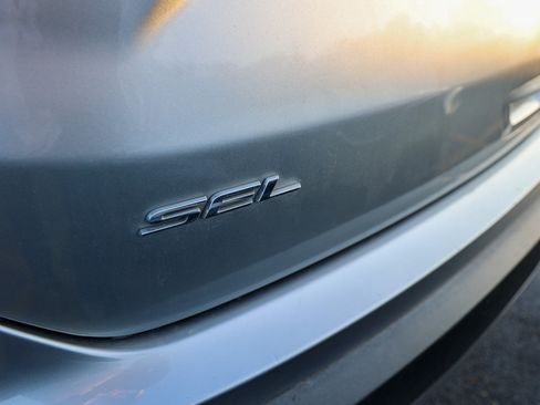 Used 2023 Ford Edge SEL AWD/4WD image 11