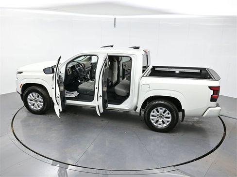 Used 2024 Nissan Frontier SV w/ SV Convenience Package image 38