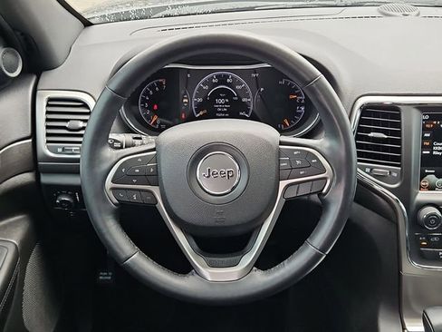 Used 2018 Jeep Grand Cherokee Altitude RWD image 24