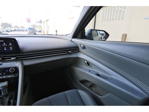 Certified 2023 Hyundai Elantra SEL w/ Convenience Package image 13