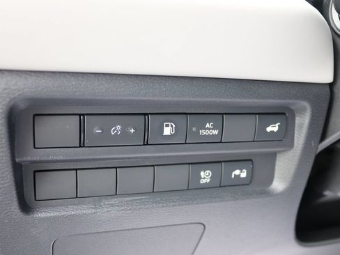 Used 2025 Mitsubishi Outlander 4WD Plug-In Hybrid image 24