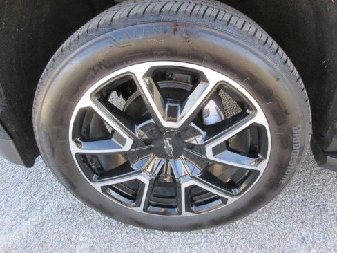 Used 2025 Chevrolet Tahoe RST image 12