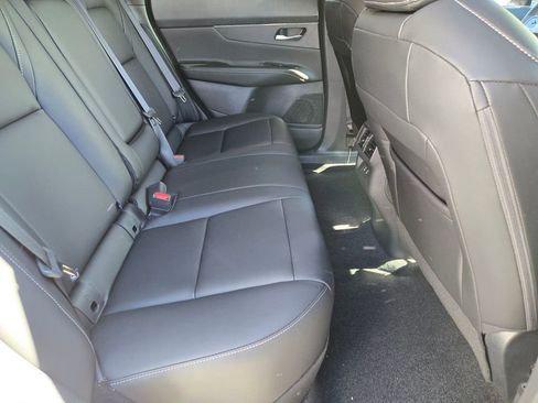 Used 2025 Nissan Murano SV image 19