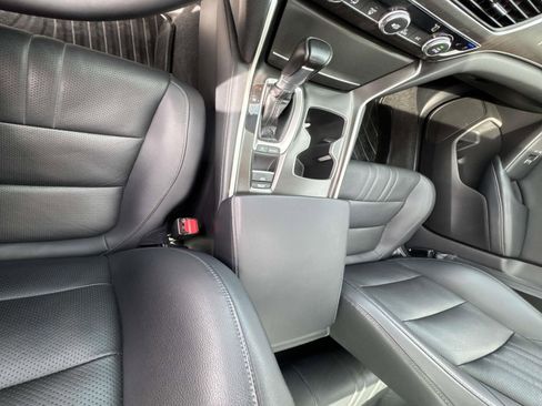 Used 2018 Honda Accord Touring image 24