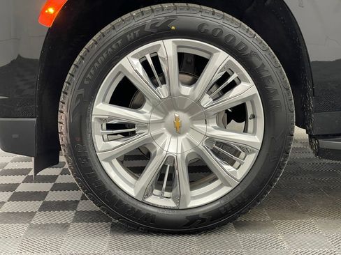 Used 2023 Chevrolet Tahoe High Country AWD/4WD image 18