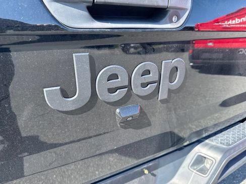 Used 2021 Jeep Gladiator Sport AWD/4WD image 8