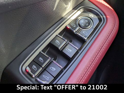 Used 2022 Porsche Macan S image 27