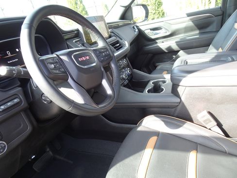 Used 2023 GMC Yukon XL AT4 w/ AT4 Premium Package image 16