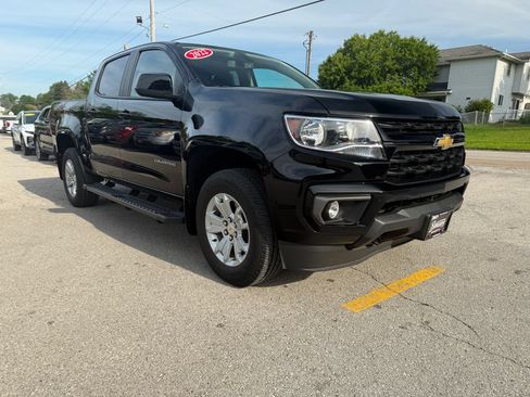 Used 2022 Chevrolet Colorado LT w/ LT Convenience Package AWD/4WD image 3