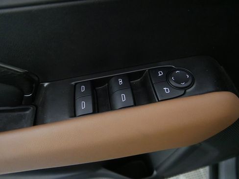 Used 2025 GMC Canyon AT4 w/ Technology Plus Package AWD/4WD image 19